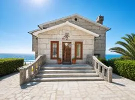 Holibai Mar de Lua, Vila gallega al lado del mar cerca de Baiona