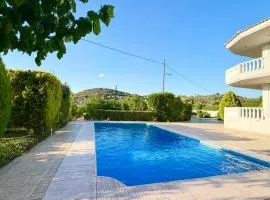 Villa Georgia With Pool