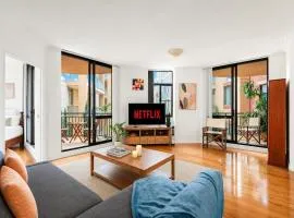 2 Bedroom Apartment Pyrmont with Balcony