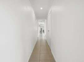 Family Holiday Vibe House in Dakabin