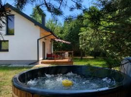 Domek Wśród Pól z Balia Jacuzzi, hotel 