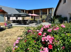 Nébouzat में, होटल Logis Hôtel Restaurant Volcan Sancy