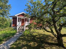 Midingsbråte Holiday cottage, Hotel in Tingsryd