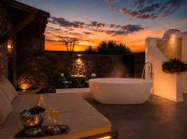 Villa Chloe - Romantic Sunset Retreat with Outdoor Bathtub