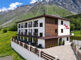 Alpine Lounge Boutique Hotel, hotell i Kazbegi