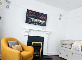 Contractor Accommodation Sleeps 5 Parking for 2 Vans