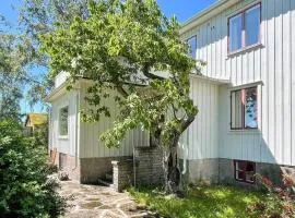 8 person holiday home in MÖRBYLÅNGA