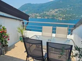 Vista Lago Como con terrazza