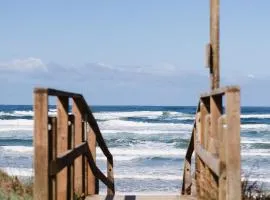 Tillicum Beach Motel - Formerly Deane's Oceanfront Lodge