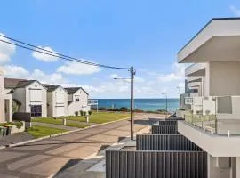 NEW - Seabreeze at Christies - Christies Beach - C21 SouthCoast Holidays