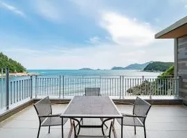 Geoje The Van House