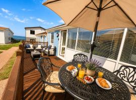 Beach Cottage 71 Golden Bay - Cosy Coastal Escape, hotel v destinaci Bideford