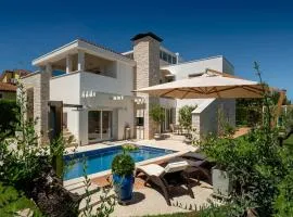 Luxury Villa Ginevra with pool and jacuzzi - by MVSVillas