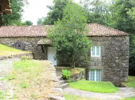 Casa Moinho da Levada - Refúgio à beira do rio Coura