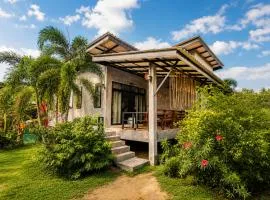Casa Eden - Double King Bed - Peaceful Garden Retreat - 4K SmartTV