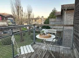 Peaceful Verdant Haven in Le Teic