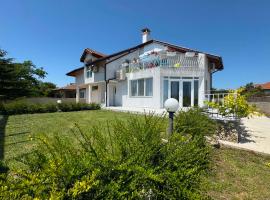 Guest house FantasY, hotel din Tiulenovo