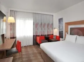 Novotel London West