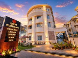Hotel Prabhu Pada Puri - Beach Front Hotel With Swimming Pool And Restaurant - SPA- Banquet - Parking Facility, hotel di Puri