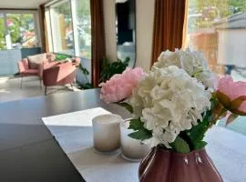 Luxury apartment for large groups-Tromsdalen- FREE INDOOR PARKING