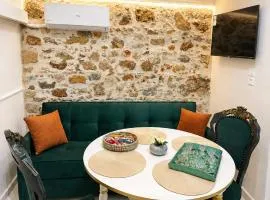Chalikas Vintage Cottage