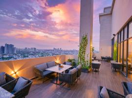 Rhythm Gurugram, Hotel & Suites, Sohna Road, Sector 68, hotell i Gurgaon