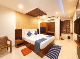 Hotel Shri Sudama Puri Near Sea Beach With Restaurant-Swimming Pool-Banquet-Lift Facility Fully Air Conditioning Room