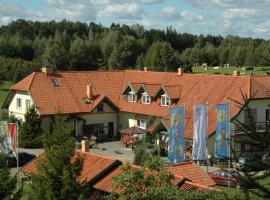 Majątek Giże Marczak, beach hotel in Olecko