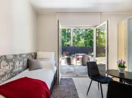 Lakeside Retreat Apartment