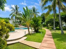 Tropical Court 2 BedroomDiani Beach villa