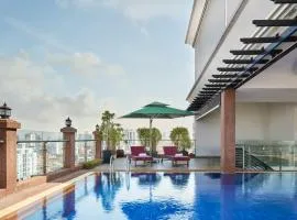 Queen Mansion Hotel & Stays