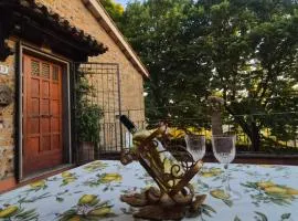 Casa Serafina trilocale con arredi d'arte e parcheggio privato