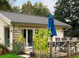 5 person holiday home in KÅLLEKÄRR-By Traum
