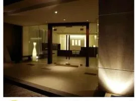 River Hotel