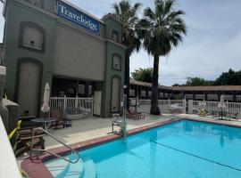 Travelodge by Wyndham Redding CA, hotel em Redding