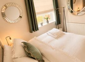 Cozy 3 bed house in Dublin, hotel di Lucan