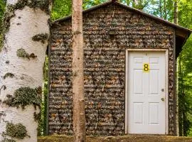 Cozy Camo Cottage #8