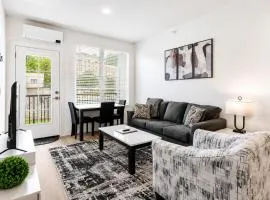 Newly Built Downtown Suite & Walk Everywhere, #204