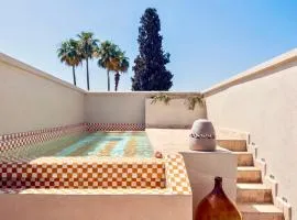 Riad Djannaat Exceptional private riad pool staff