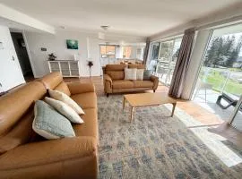 Ocean Shores Apartment 14 - Bring your own linen.