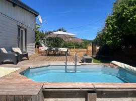 Villa 1950 piscine et spa- Gérardmer - terrain entièrement clos pour animaux, hotel a Anould