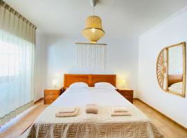 Aloha Burgau Guesthouse, hôtel à Burgau