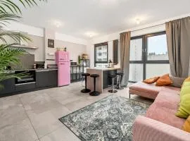 Lumina I 3BR Apartment with Balcony I Parking I 2 Bathrooms I near Center