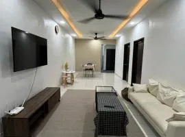 Damai Guest House with Wi-Fi, Netflix