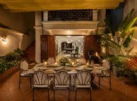 6BR Family Villa with Jacuzzi near West Lake
