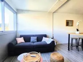 Charming 30 m apt marina view refurbished 2025