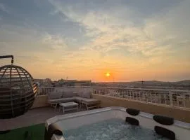 PrimeRose Penthouse & Jacuzzi