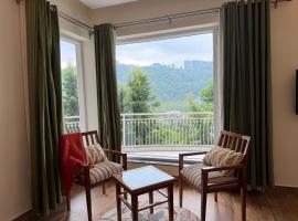 Bella Casa, 3BR Villa Mountain Views & PVT Lawn, Hotel in Rājpur