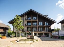 Corones Suites - Dolomites Residence, hotel di Valdaora