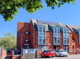 Modern Spacious Flat Near Aylesbury Station -Brand new
